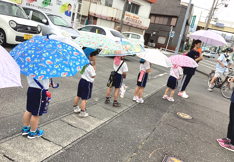 清水岡小学校の帰り道